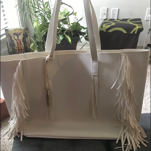 Jessica Simpson Handbags - Jessica Simpson Large Tote